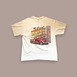 2011, Gildan tag, Muddy River Car Show tee.